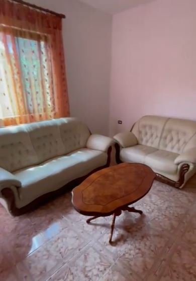 Tirane, jepet me qera shtepi 1+1 Kati 2, 350 € (jordan misja)