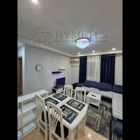 Tirane, jepet me qera apartament 1+1 Kati 5, 70 m² 500 € (Rruga 5 Maji)