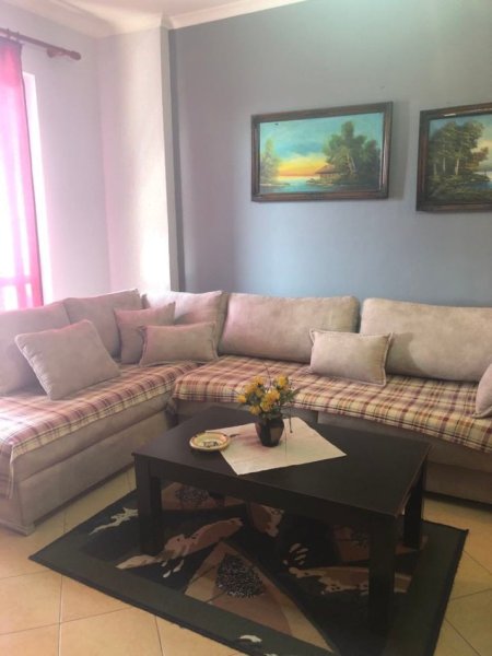Tirane, jepet me qera apartament 1+1+Ballkon Kati 7, 71 m² 350 € (LAPRAKE)