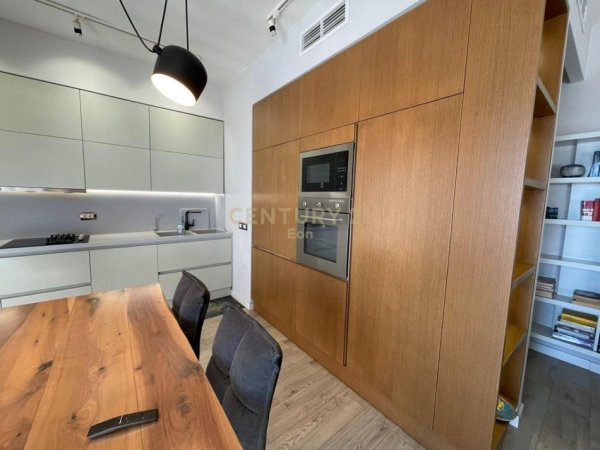 Durres, jepet me qera apartament 2+1 Kati 12, 120 m² 750 € (Rruga e re e Portit Durres)
