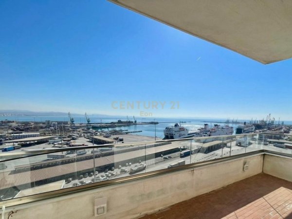 Durres, jepet me qera apartament 2+1 Kati 12, 120 m² 750 € (Rruga e re e Portit Durres)