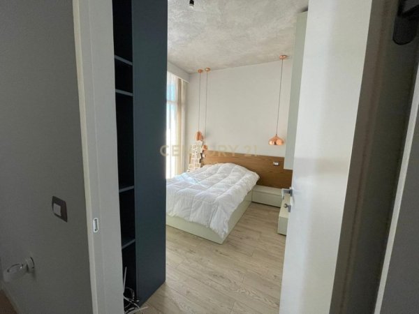 Durres, jepet me qera apartament 2+1 Kati 12, 120 m² 750 € (Rruga e re e Portit Durres)