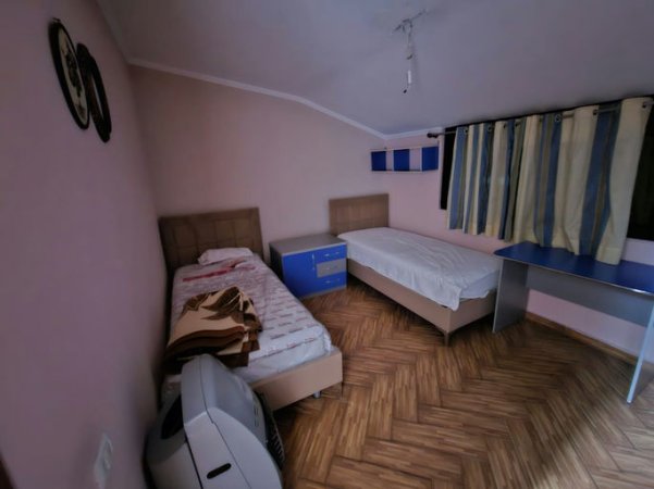 Tirane, jepet me qera apartament 2+1+Ballkon , 90 m² 560 € (Rruga&quot;Ali Demi&quot;)