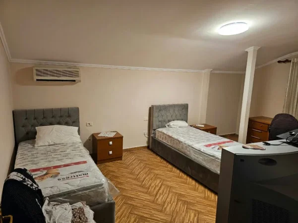Tirane, jepet me qera apartament 2+1+Ballkon , 90 m² 560 € (Rruga"Ali Demi")
