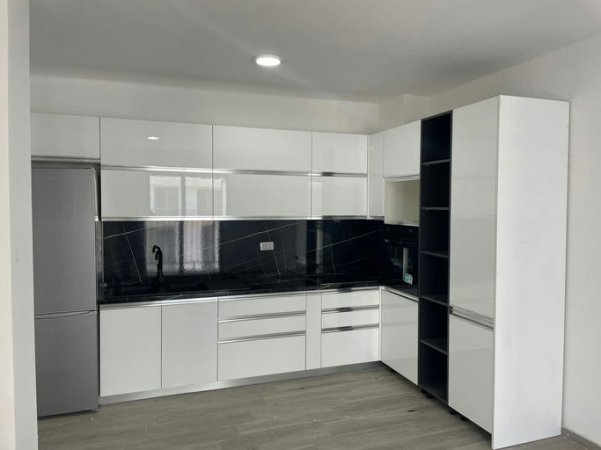 Tirane, jepet me qera apartament 3+1+Ballkon Kati 3, 117 m² 450 € (Rruga &quot;5 Maji&quot;)
