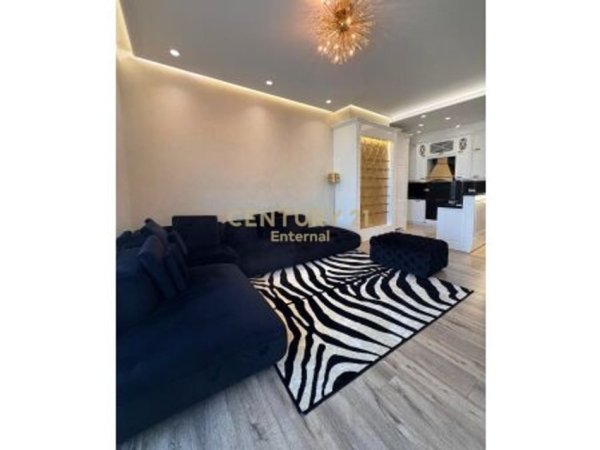 Tirane, jepet me qera apartament 2+1+Ballkon Kati 21, 130 m² 2.500 € (Stadiumi Qemal Stafa)