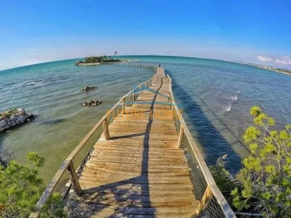 Tirane, shitet toke , 600 m² 180.000 € (Karpen)