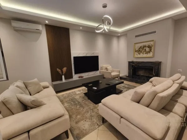 Tirane, jepet me qera Vile 2+1+Ballkon Kati 3, 560 m² 3.000 € (Liqeni Thate)