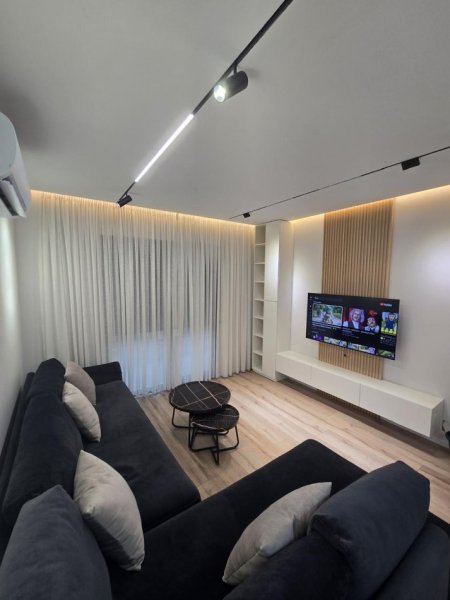 Tirane, jepet me qera apartament 2+1+Aneks+Ballkon Kati 5, 110 m² 1.000 € (XHANFIZE KEKO)