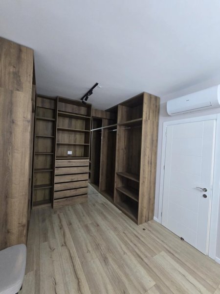 Tirane, jepet me qera apartament 2+1+Aneks+Ballkon Kati 5, 110 m² 1.000 € (XHANFIZE KEKO)