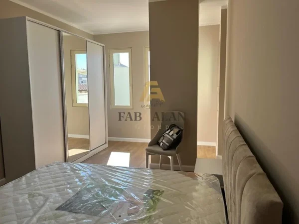 Durres, shitet apartament 3+1+2 Kati 2, 173 m² 229.000 € (Vollga)