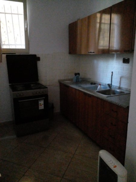 Tirane, jepet me qera apartament 1+1 Kati 1, 250 € 