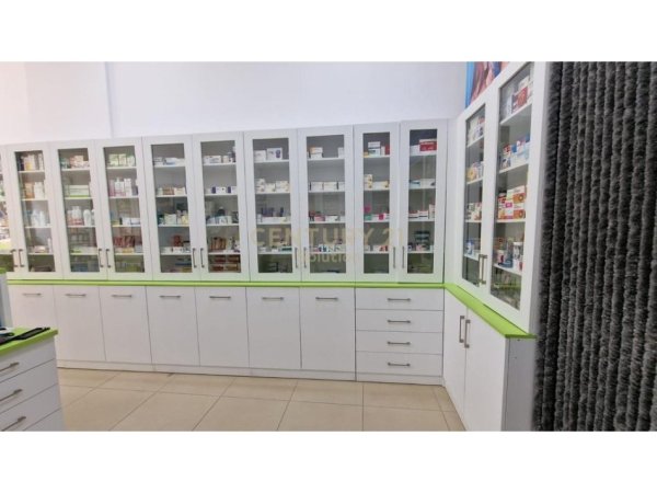 Tirane, jepet me qera ambjent biznesi , 41 m² 400 € (Misto Mame)