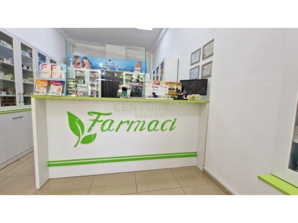 Tirane, jepet me qera ambjent biznesi , 41 m² 400 € (Misto Mame)