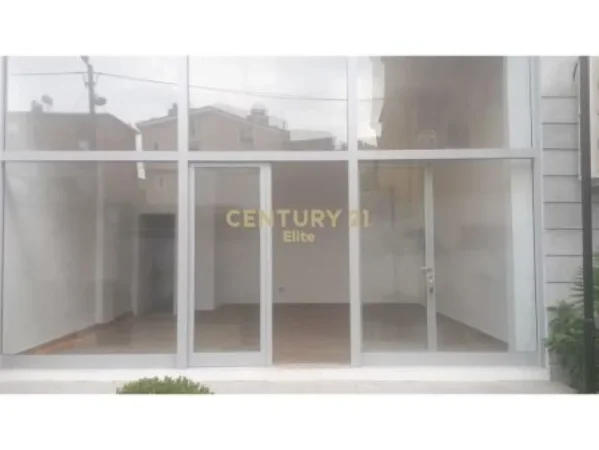 Tirane, shitet ambjent biznesi Kati 0, 50 m² 114.000 € (Oxhaku)
