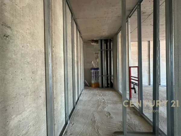 Tirane, shitet apartament 1+1 Kati 8, 119 m² 535.000 € (Sheshi Skenderbej)