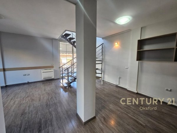 Tirane, jepet me qera ambjent biznesi Kati 3, 144 m² 1.350 € 