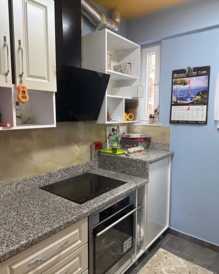 Tirane, shitet apartament 2+1 Kati 4, 95 m² (Xhamia e Arte)