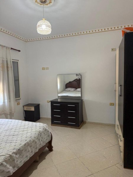 Tirane, jepet me qera apartament 2+1+Aneks+Ballkon Kati 1, 150 m² 350 € (CASA ITALIA)