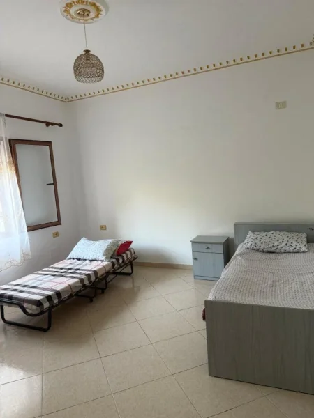 Tirane, jepet me qera apartament 2+1+Aneks+Ballkon Kati 1, 150 m² 350 € (CASA ITALIA)