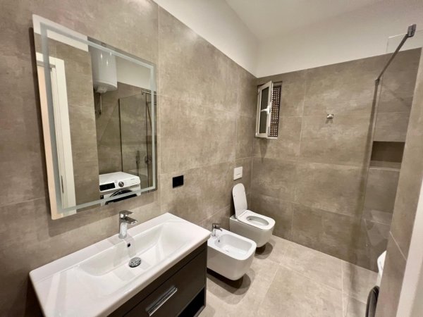 Tirane, jap me qera apartament 1+1 Kati 1, 60 m² 600 € (RRUGA E DURRESIT)
