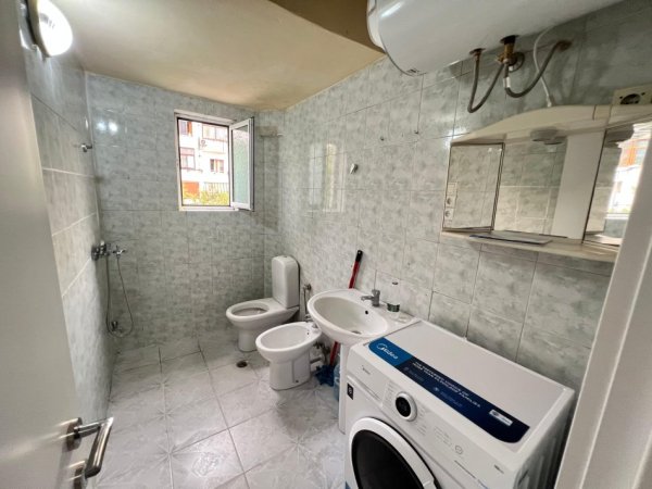 Tirane, jap me qera apartament 2+1+Ballkon Kati 2, 75 m² 500 € (RRUGA ASIM VOKSHI PERBALLE HARRY FULTZ)