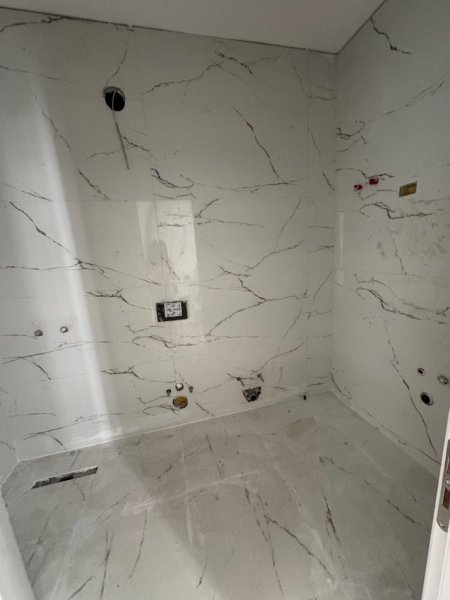 Tirane, shitet apartament 2+1+Ballkon Kati 2, 112 m² 117.500 € (Univers City I Perfunduar 1050€/m2 Okazion)