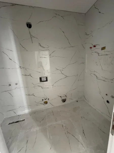 Tirane, shitet apartament 2+1+Ballkon Kati 2, 112 m² 117.500 € (Univers City I Perfunduar 1050€/m2 Okazion)