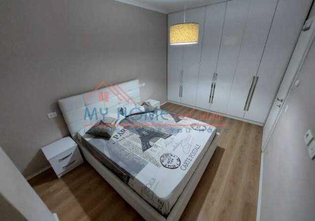 Tirane, jepet me qera apartament 1+1+BLK Kati 6, 65 m² 450 Euro (21 dhjetori)