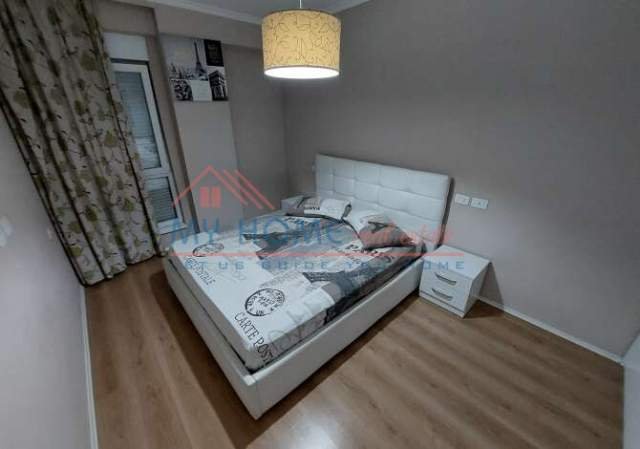 Tirane, jepet me qera apartament 1+1+BLK Kati 6, 65 m² 450 Euro (21 dhjetori)