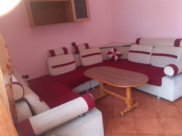 Tirane, jepet me qera Vile 1+1+BLK Kati 2, 50 m² 25.000 Leke (Pandi Dardhs)