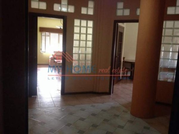 Tirane, jepet me qera apartament 1+1 Kati 3, 90 m² 35.000 (SIRI KODRA)