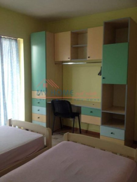 Tirane, jepet me qera apartament 1+1 Kati 3, 90 m² 35.000 (SIRI KODRA)