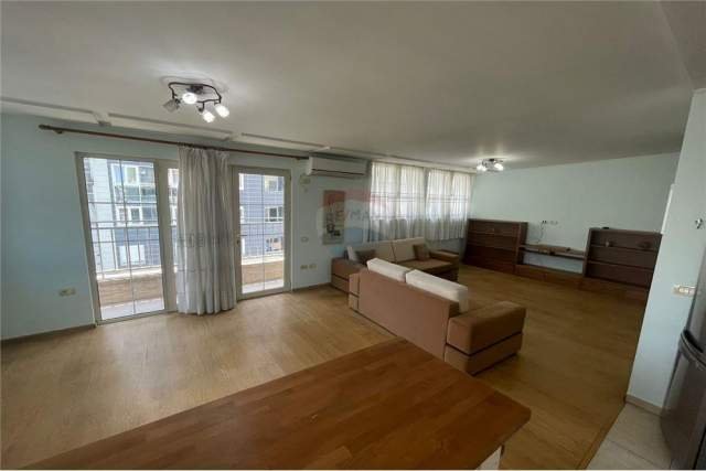 Tirane, jepet me qera apartament 3+1+A+BLK Kati 3, 135 m² 550  (21 Dhjetori)