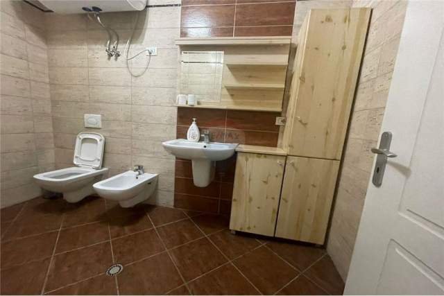 Tirane, jepet me qera apartament 3+1+A+BLK Kati 3, 135 m² 550  (21 Dhjetori)