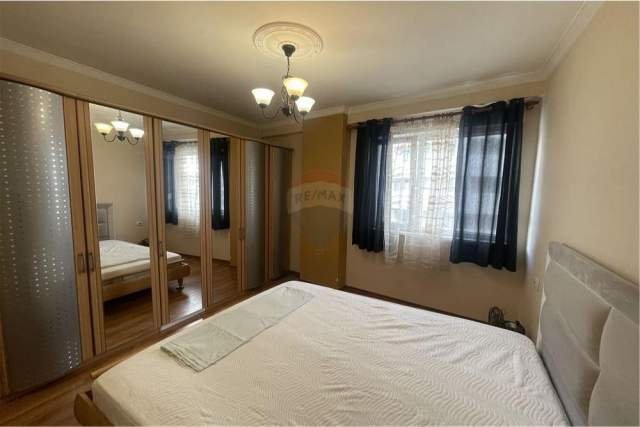 Tirane, jepet me qera apartament 2+1+A+BLK Kati 6, 92 m² 500 Euro (21 Dhjetori)