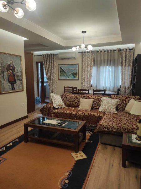 Tirane, jepet me qera apartament 2+1+BLK Kati 3, 100 m² 550 Euro