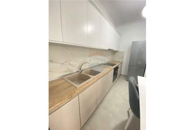 Tirane, jepet me qera apartament 2+1+2+A+BLK Kati 6, 110 m² 400 Euro (Astir)