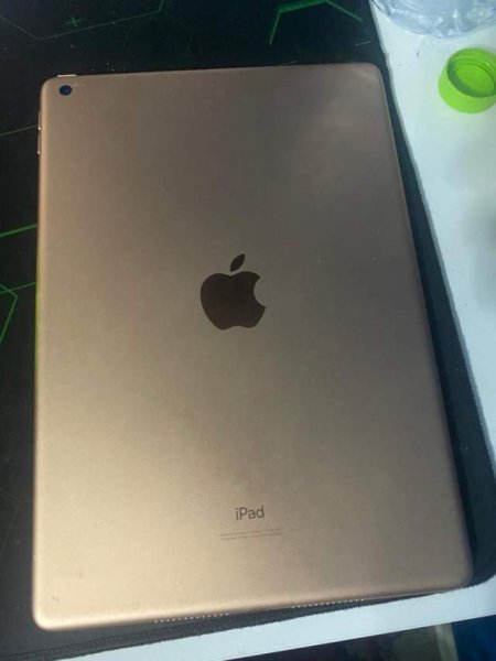 Tirane, shes Apple Ipad generation 9 25.000 Leke