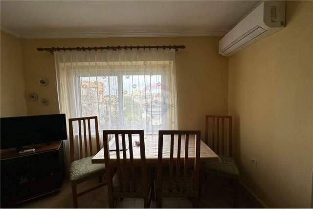 Tirane, jepet me qera apartament 1+1 Kati 4, 55 m² 300 Euro (Ali Demi)