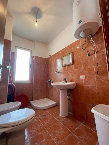 Tirane, jepet me qera apartament 2+1+BLK Kati 3, 85 m² 450 Euro (Eleonora)