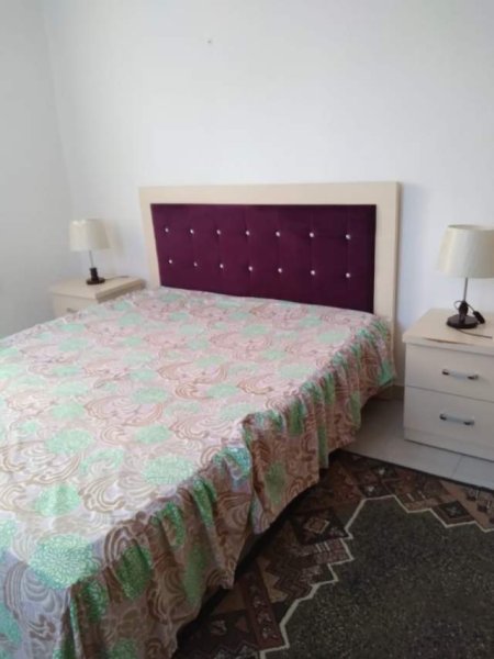 Tirane, jepet me qera shtepi 2+1+BLK Kati 1, 80 m² 40.000 Leke (rruga Petronin Luarasi)