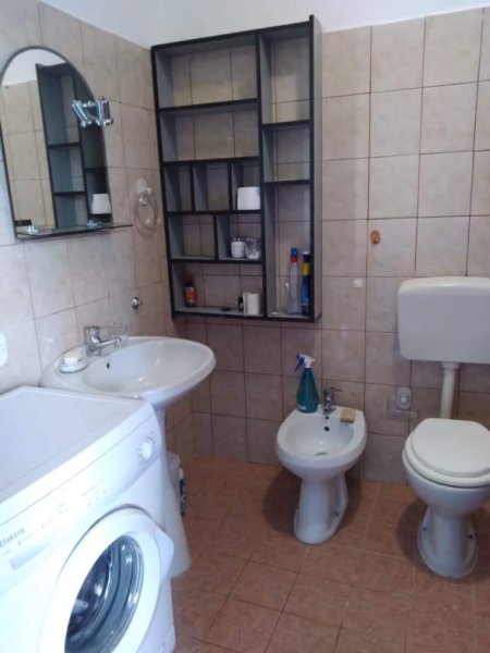 Tirane, jepet me qera Vile 2+1 Kati 1, 80 m² 40.000 Leke (Tregu Elektrik)