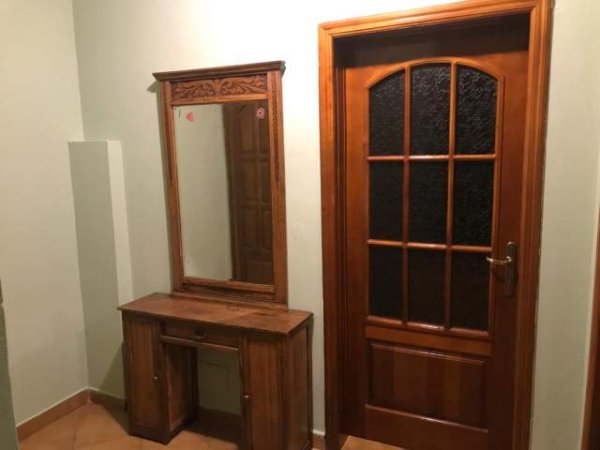 Tirane, jepet me qera apartament 1+1 Kati 5, 60 m² 36.000 Leke (prane Kryqit te Kuq)