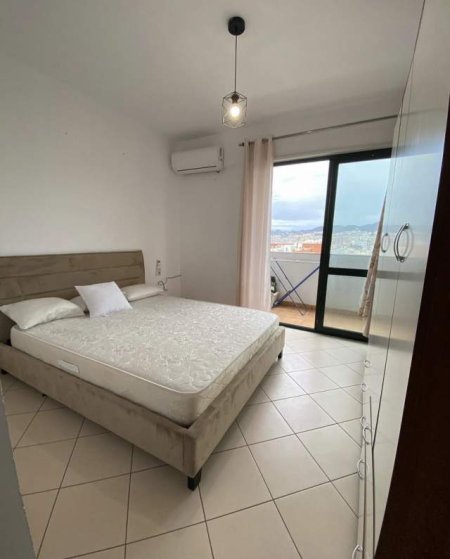 Tirane, jepet me qera apartament 2+1+BLK Kati 10, 115 m² 500 Euro (Rruga kavajes)