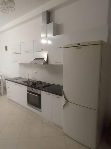 Tirane, jepet me qera Vile 2+1+BLK Kati 1, 68 m² 40.000 Leke (Rruga e Zallit)