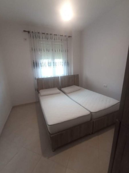Tirane, jepet me qera Vile 2+1+BLK Kati 1, 68 m² 40.000 Leke (Rruga e Zallit)