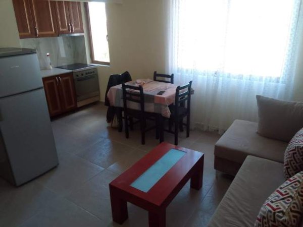 Tirane, jepet me qera apartament 1+1 Kati 4, 67 m² 30.000 Leke (rruga Pandi Dardha)
