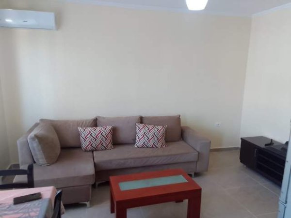 Tirane, jepet me qera apartament 1+1 Kati 4, 67 m² 30.000 Leke (rruga Pandi Dardha)