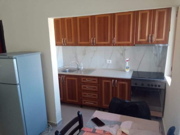 Tirane, jepet me qera apartament 1+1 Kati 4, 67 m² 30.000 Leke (Pandi Dardha)